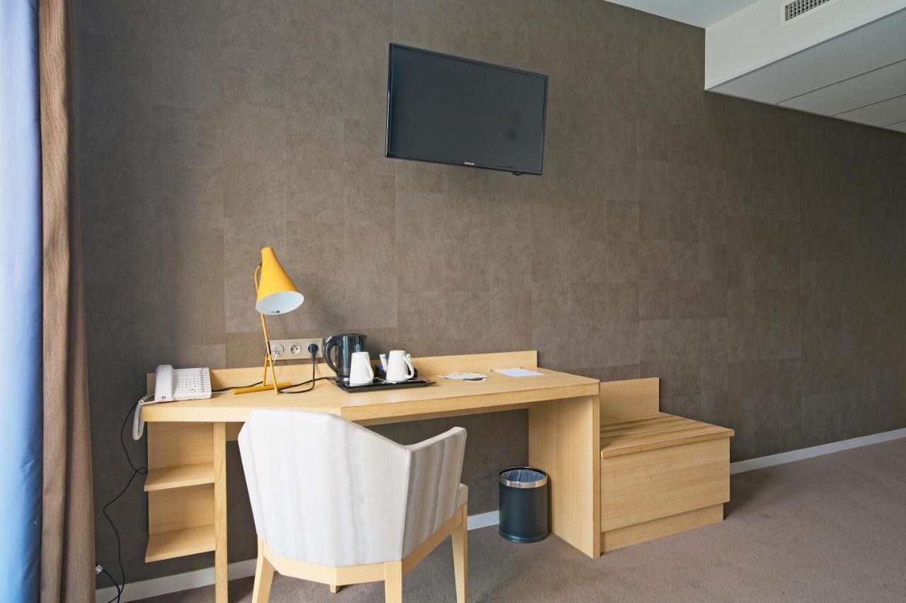 Les Suites - Konine 4 - Hotel & Bar & Restaurant มองต์ซู-เลส์-มินส์ ภายนอก รูปภาพ